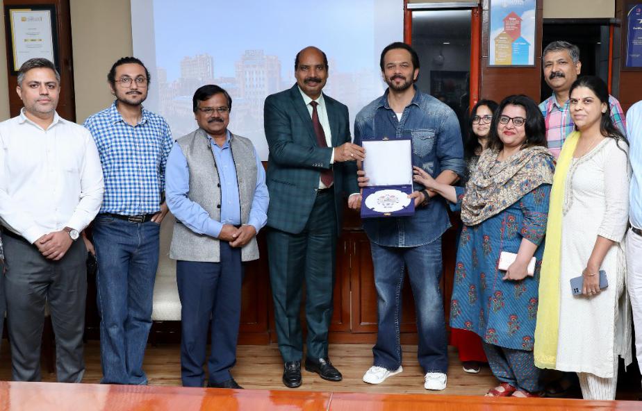 शारदा विश्वविद्यालय बन रहा है, शूटिंग हब