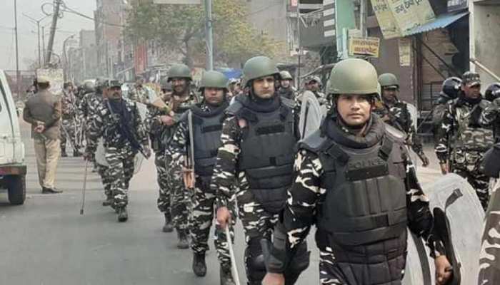 यूपी के किस जिले में सड़क पर नमाज को लेकर हंगामा, फोर्स के साथ मौके पर पहुंचे पुलिस-प्रशासन के अधिकारी