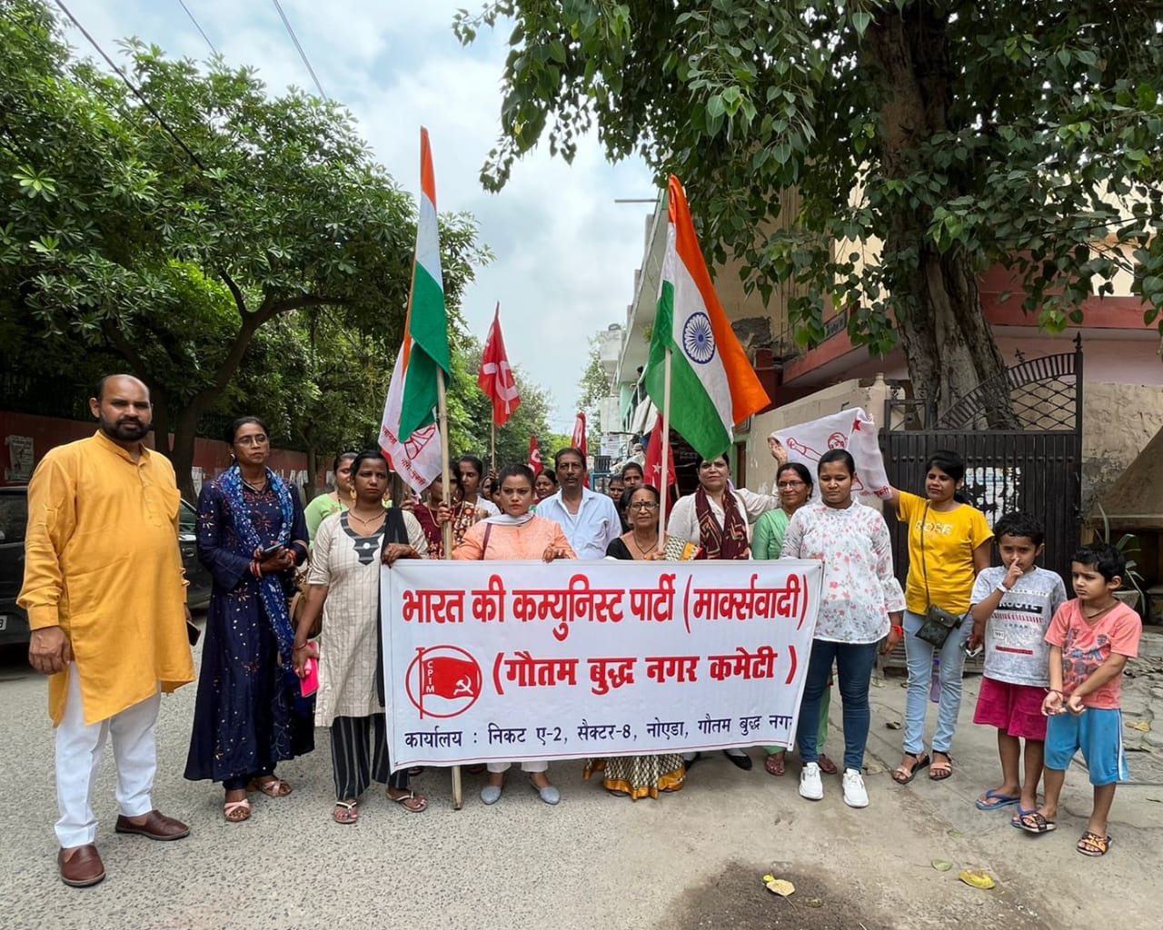 स्वतंत्रता दिवस की पूर्व संध्या पर माकपा, महिला समिति, सीटू के कार्यकर्ताओं ने तिरंगा यात्रा निकाल कर मनाया आजादी का अमृत महोत्सव