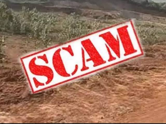 स्कूल की जमीन पर पूर्व प्रधान ने कब्जा कर लगवाया बाजार, चार साल से फाइलों में दौड़ रहा प्राशासन