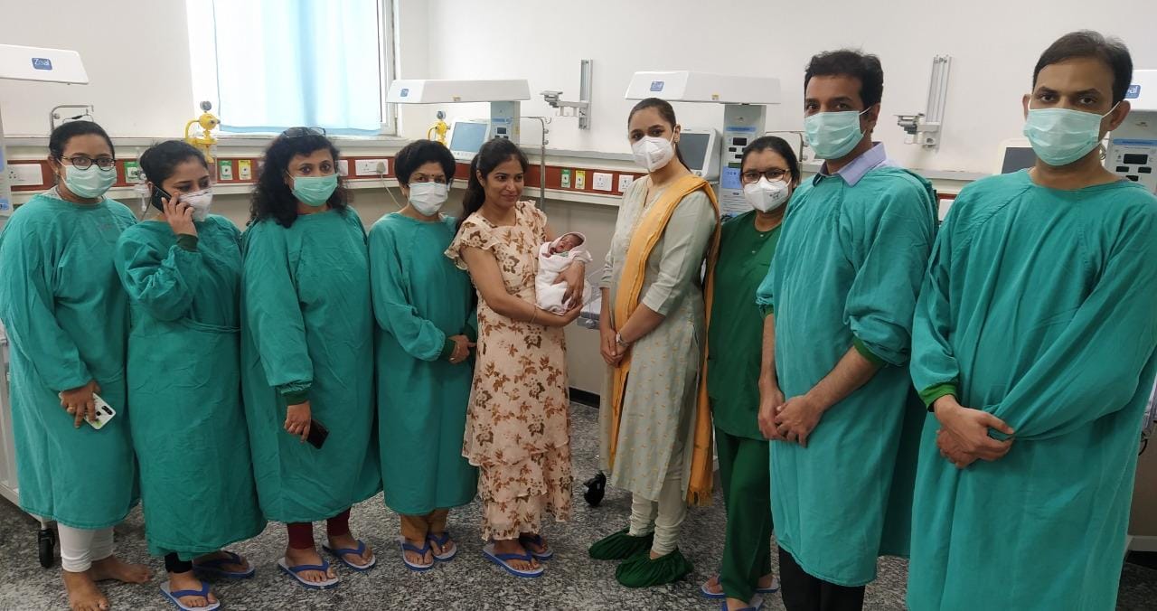 नोएडा : कैलाश अस्पताल और न्यूरो इंस्टीट्यूट की नियोनेटोलॉजी और बाल रोग टीम हाल ही में बहुत लोकप्रियता और प्रशंसा प्राप्त कर रही है, नवजात संक्रमण, जन्म दोष, जन्मजात विसंगतियाँ आदि