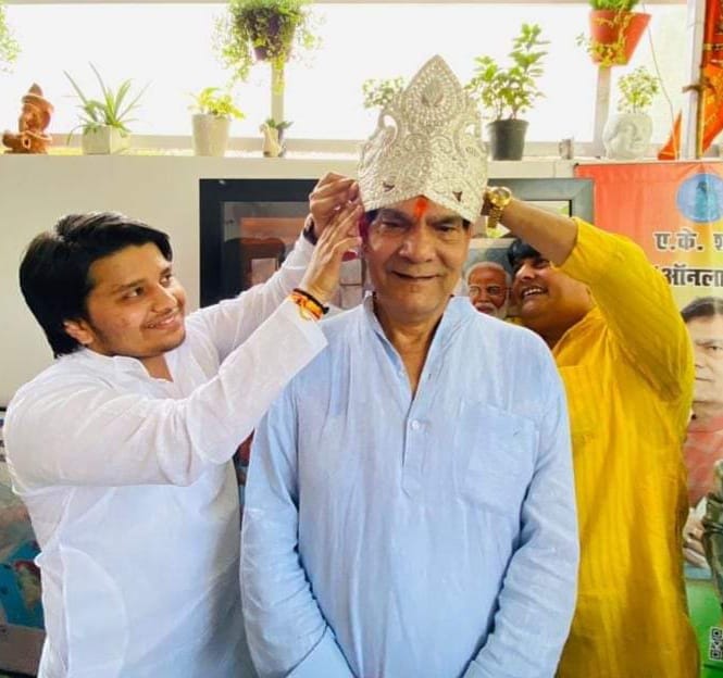 BREAKING NEWS योगी आदित्यनाथ के अपराधियों का समूल नाश करने का सपना हुआ चूर-चूर, पवन त्यागी कुलेसरा ग्रेटर नोएडा श्रीकांत त्यागी से भी बड़ा गुंडा, बीजेपी में सह मीडिया प्रभारी, पिटाई का वीडियो वायरल