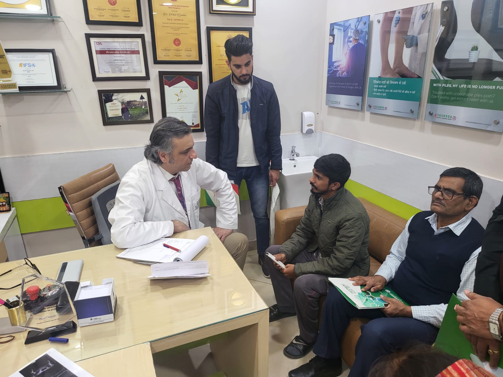 यशोदा अस्पताल नेहरू नगर द्वारा आयोजित रोबोटिक सर्जरी के निःशुल्क शिविर में बड़ी संख्या में लोगों ने लिया परामर्श