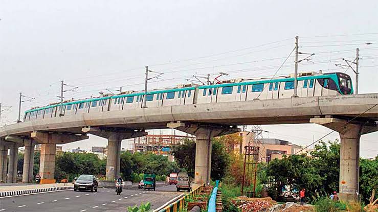 NOIDA BIG BREAKING: '1 घंटे में तय होता है 15 मिनट का रास्ता', मेट्रो के नए रूट को लेकर लोगों की शिकायत