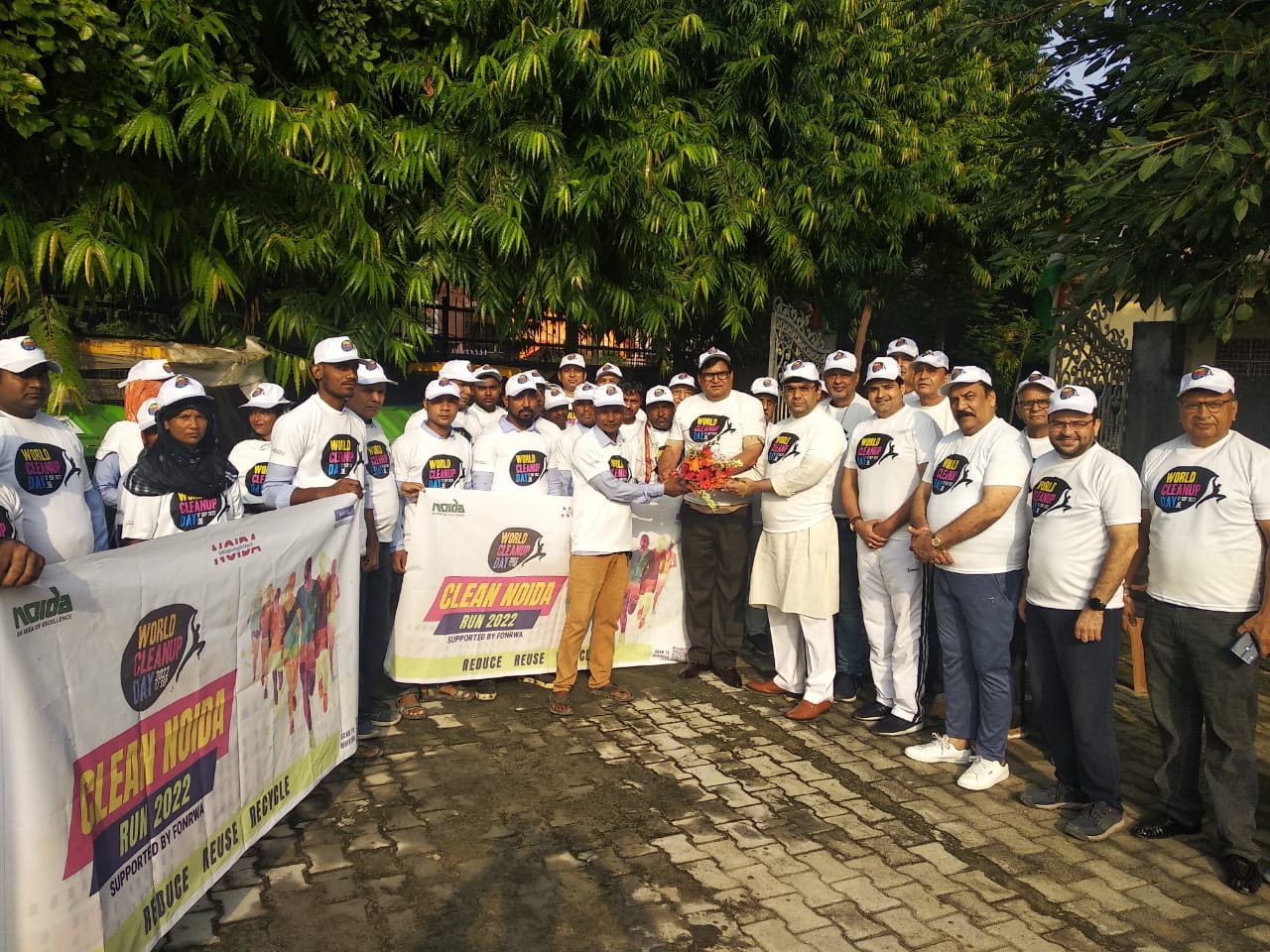वर्ल्ड क्लीनअप डे पर आरडब्ल्यूए सैक्टर-49, नौएडा ने निकाली जागरूकता रैली