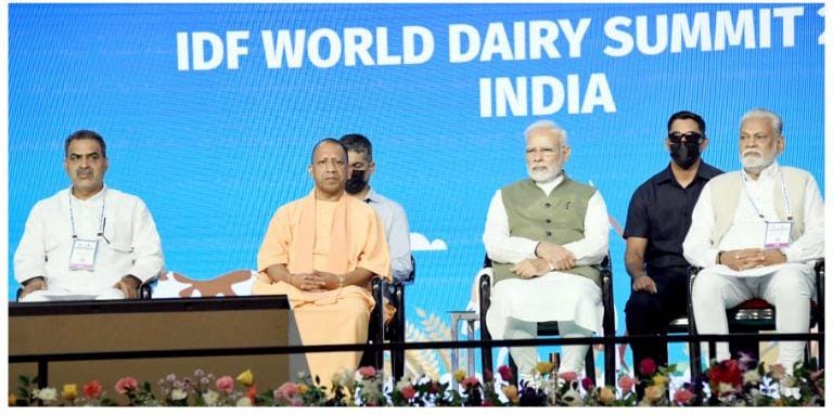 World Dairy Summit: विश्व डेयरी सम्मेलन का पीएम मोदी ने किया शुभारंभ, बोले- डेयरी सेक्टर की असली ताकत छोटे किसान