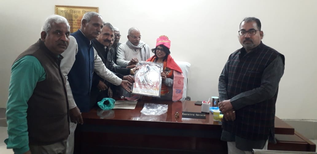 अखिल भारतवर्षीय ब्राह्मण महासभा के प्रदेश अध्यक्ष पंडित पीतांबर शर्मा नेतृत्व में ब्राह्मण सभा की एक टीम अभी हाल में नगर पालिका परिषद दादरी में एक मीटिंग की गईं