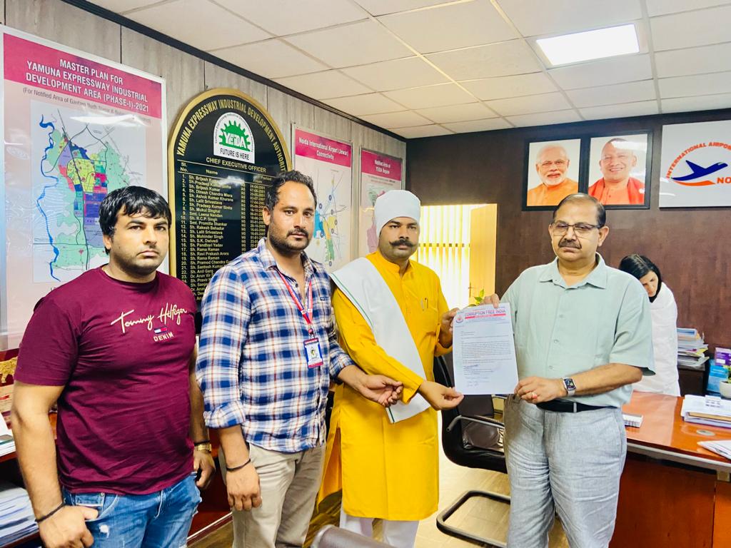 दनकौर बाईपास पर जलभराव की समस्या के समाधान हेतु करप्शन फ्री इंडिया संगठन ने सौंपा ज्ञापन