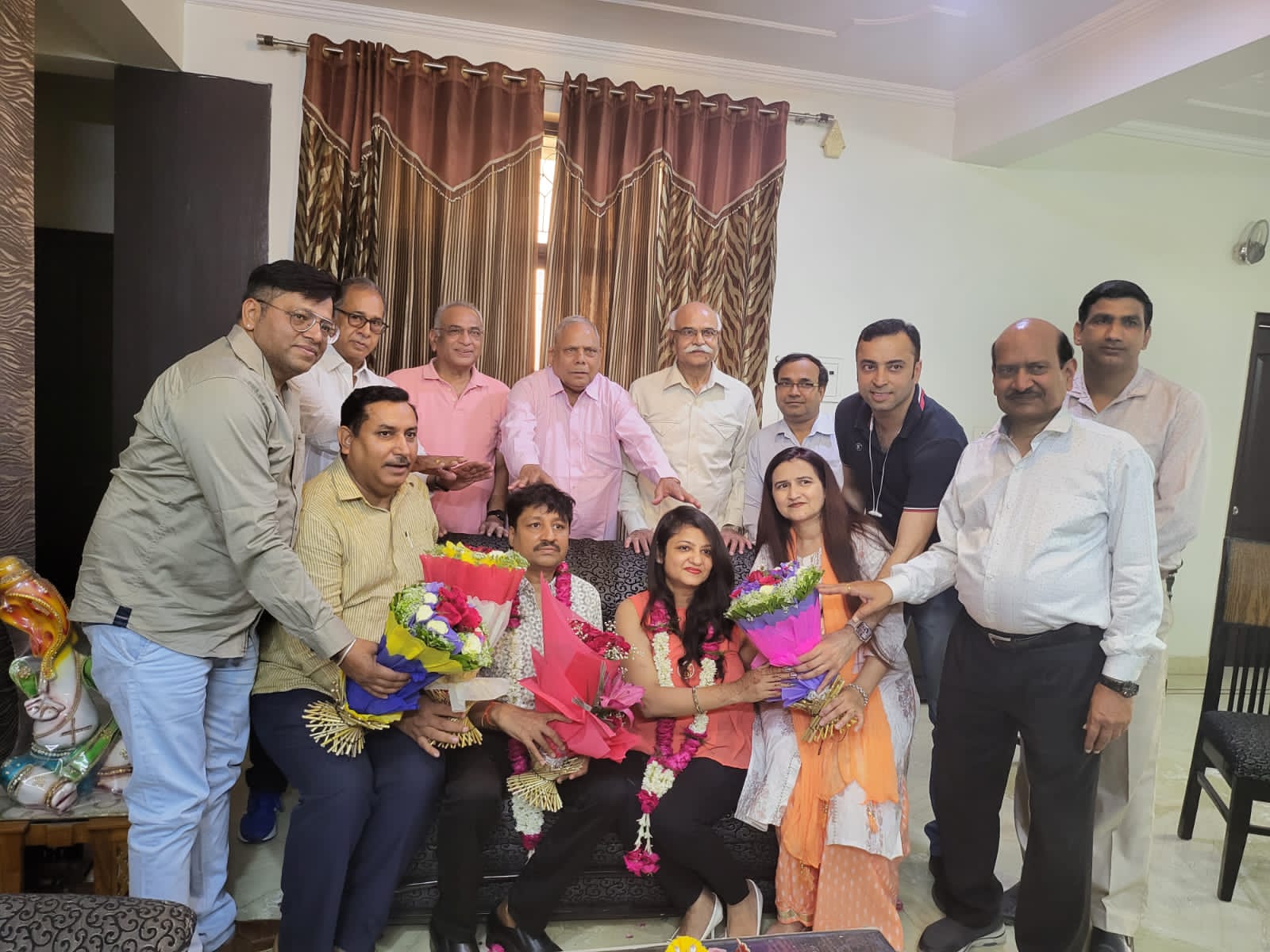 मीडिया प्रभारी गौरव बंसल की वैवाहिक वर्षगांठ पर दी शुभकामनाएं, 23 वर्ष पूर्व विवाह के पवित्र बंधन में बंधे थे गौरव और अनुजा