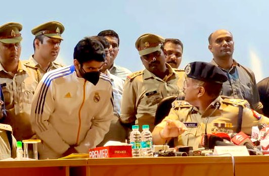 श्रीकांत त्यागी की गिरफ़्तारी पर CP, गाड़ी पर लगा स्टीकर स्वामी प्रसाद मौर्य से मिला, आवेश में गलती हो गई अभद्रता के लिए खेद