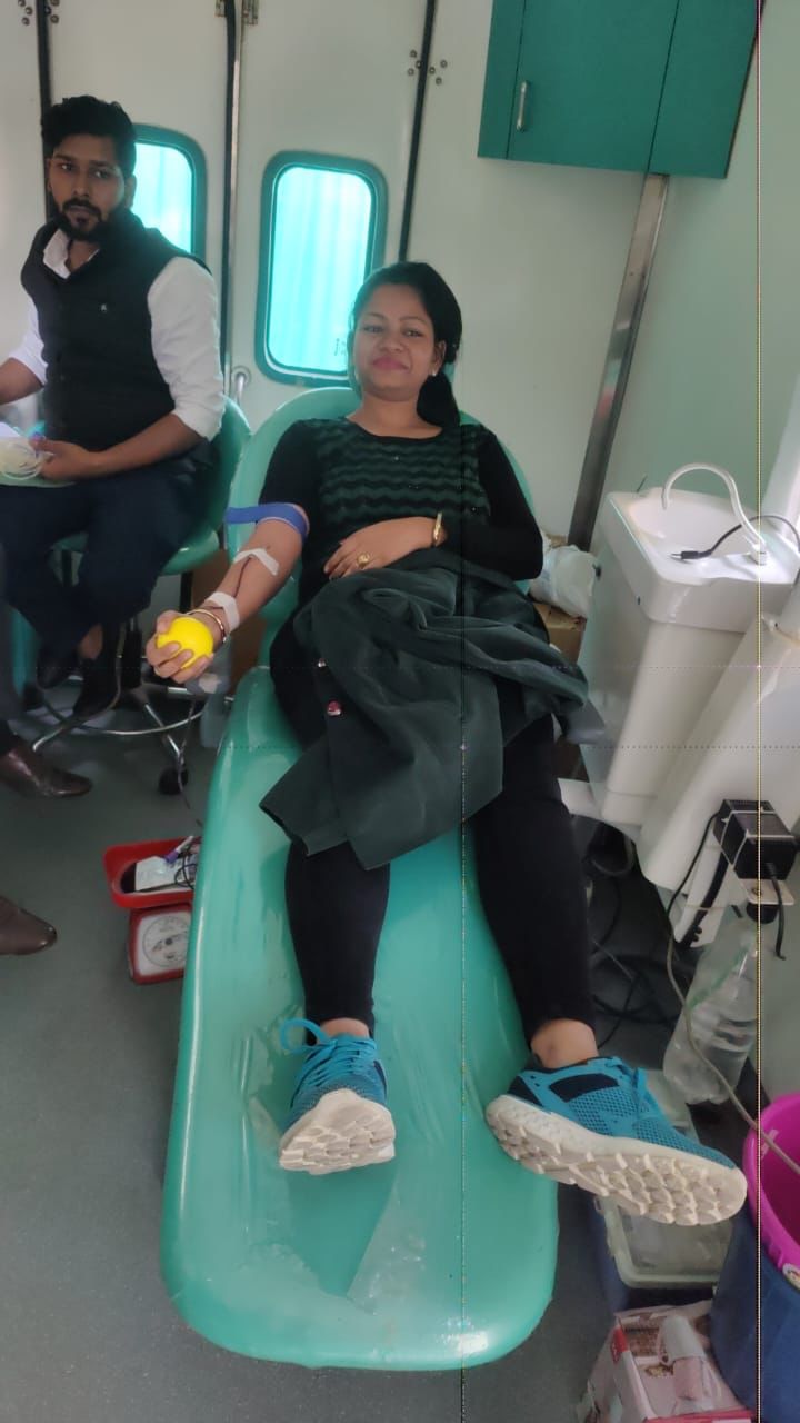 रोटरी क्लब ग्रेटर नॉएडा ने लगाया ब्लड डोनेशन कैंप