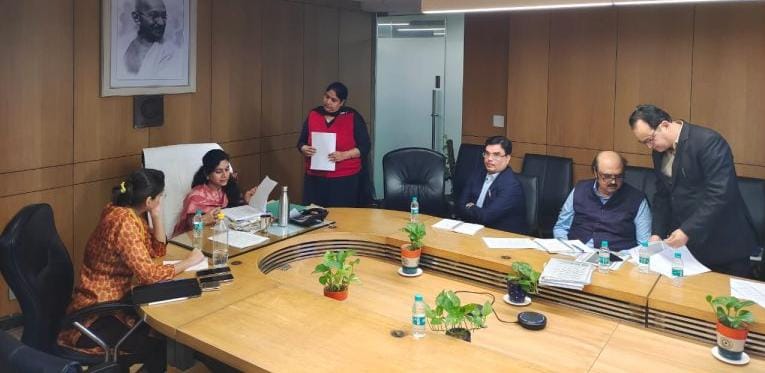 ग्रेनो में निवेश करने की कर लें तैयारी, जल्द आने वाली हैं स्कीमें, ग्रेटर नोएडा प्राधिकरण की सीईओ रितु माहेश्वरी ने की विभागवार समीक्षा