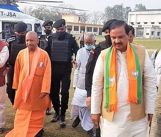 मुख्यमंत्री पहुंचे अयोध्या, 5 वर्ष के कार्यकाल में गरीबों को 40 लाख आवास दिए कोरोना जैसी महामारी में निशुल्क राशन दिया – सांसद डॉ महेश शर्मा