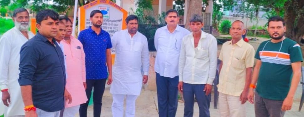 प्रधानमंत्री श्री नरेंद मोदी जी के जन्मदिन के अवसर पर चल रहे सेवा सप्ताह के उपलक्ष में आज गांव बिसनुली गांव के मान सरोवर तालाब के आसपास अपना श्रम दान किया