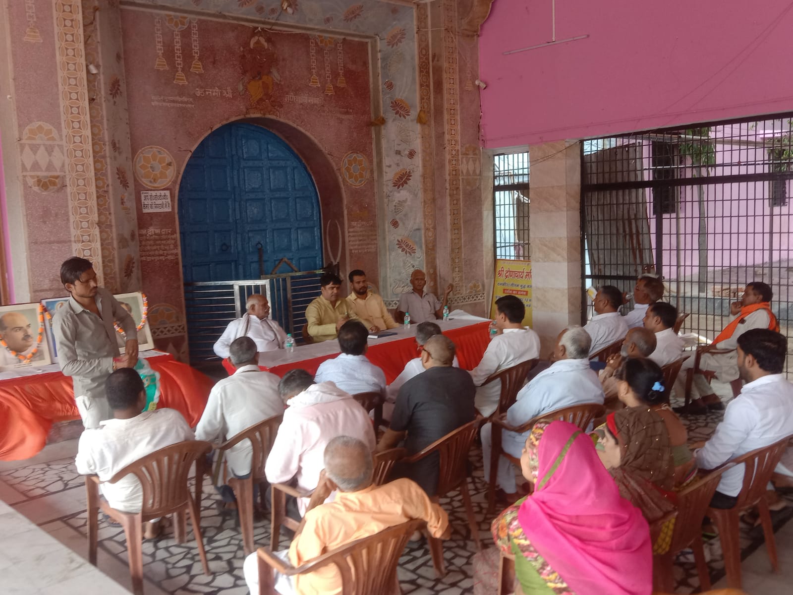 भारतीय जनता पार्टी मंडल दनकौर की निकाय चुनाव को लेकर बैठक गुरु द्रोणाचार्य मंदिर प्रांगण में हुई