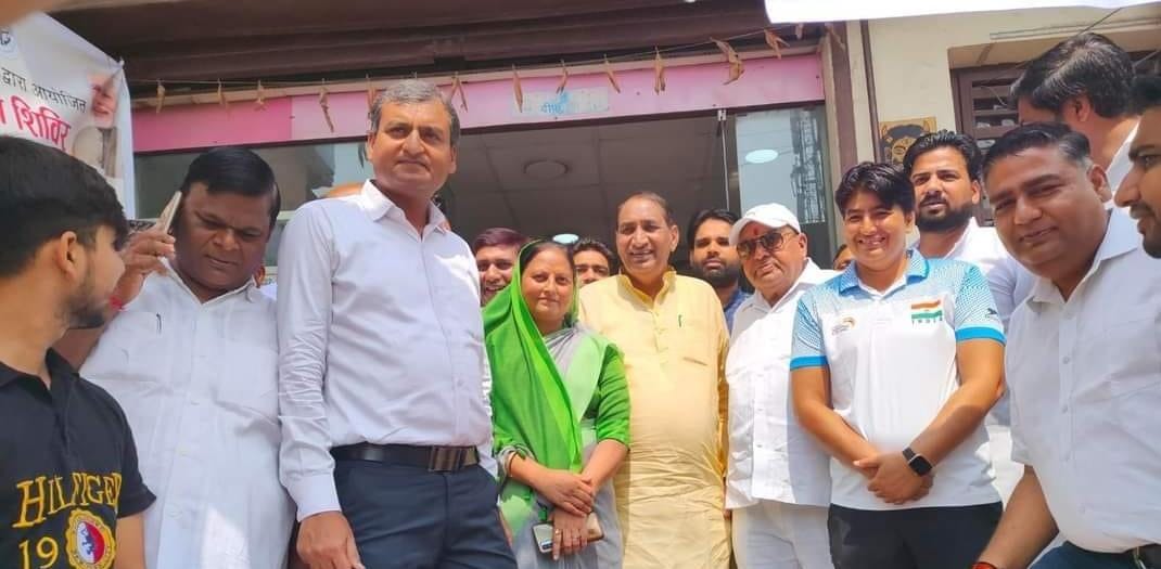 भारतवर्ष के यशस्वी एवं आदरणीय प्रधानमंत्री श्री नरेंद्र दामोदर दास मोदी जी के 71 वें जन्मदिन के उपलक्ष्य में मंगलम हॉस्पिटल रेलवे रोड दादरी द्वारा एक स्वैच्छिक रक्तदान शिविर का आयोजन किया गया