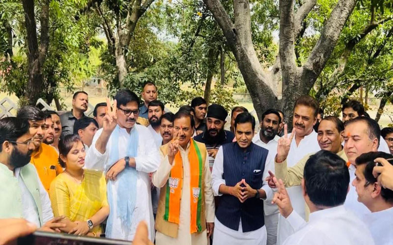 हम साथ साथ हैं यह फिल्मी गाना सही हुआ साबित गृहमंत्री अमित शाह की बैठक के बाद, डॉ. महेश शर्मा साथ नजर आई भाजपा, पहुंचे सारे दिग्गज MP, MLA, MLC, जिला पंचायत अध्यक्ष तथा नगर पालिका अध्यक्ष