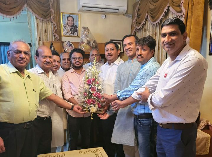 विवेक पुंडीर को गुलमोहर एन्क्लेव आरडब्ल्यूए ने किया सम्मानित