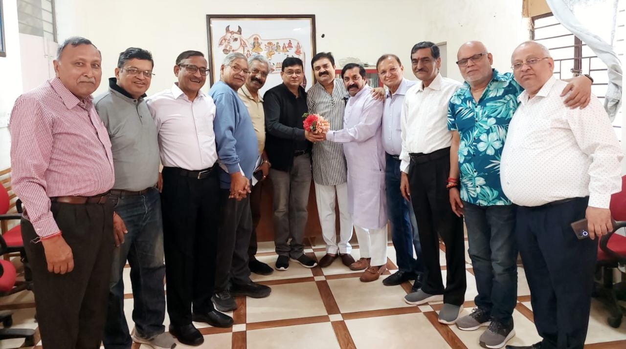 श्रीजी गौ सदन नोएडा के अध्यक्ष बने टी एन चौरसिया जेड