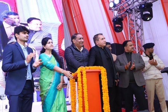 गौतमबुद्ध नगर से 2.5 लाख करोड़ के निवेश का हुआ करार, ग्रेटर नोएडा को मिली 27 करोड़ की सौगात