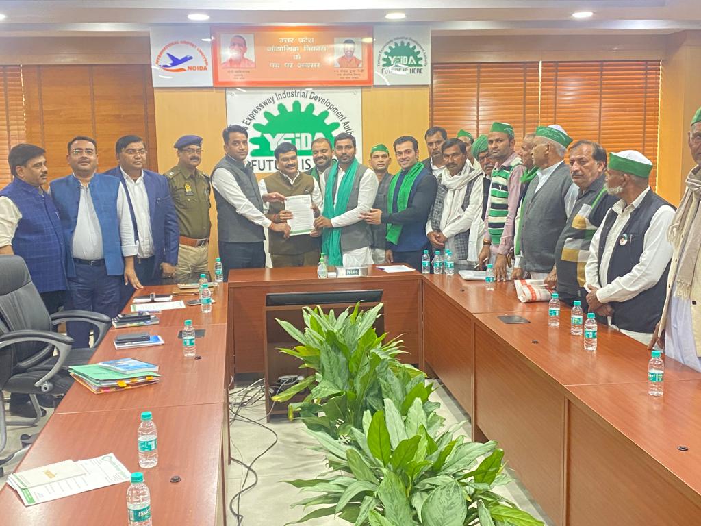 तीनों प्राधिकरण एवं जिला प्रशासन के साथ भारतीय किसान यूनियन अंबावता की बैठक रही सकारात्मक - डॉ विकास प्रधान