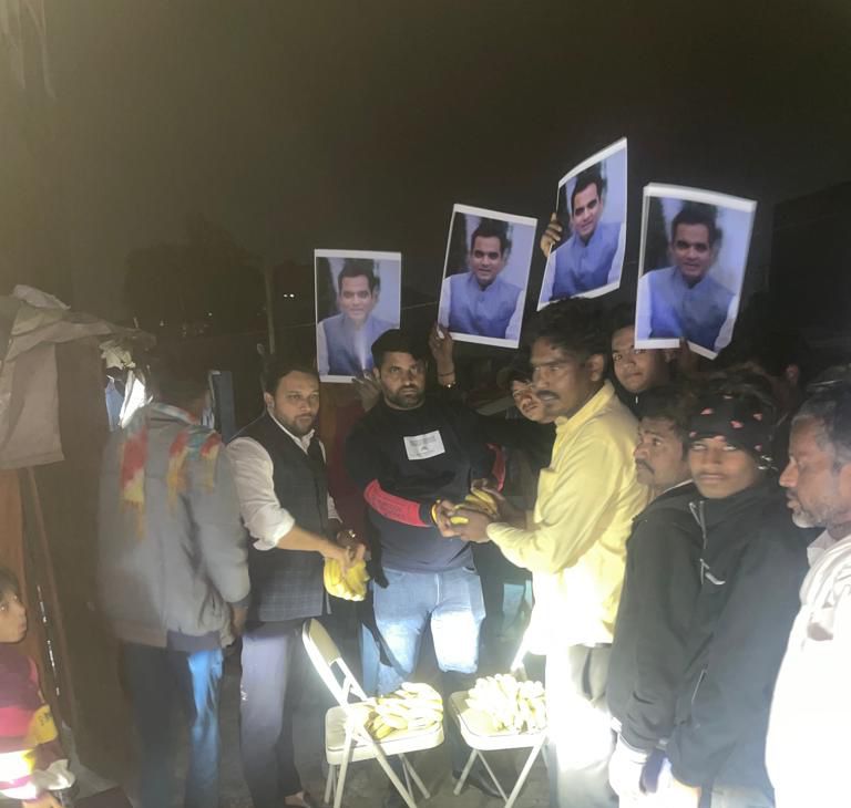 भाजपा उत्तर प्रदेश के उपाध्यक्ष नोएडा महानगर के यशश्वी विधायक श्री पंकज सिंह के जन्मदिन के उपलक्ष्य में युवा मोर्चा नोएडा महानगर ने फल एवम् कंबल वितरण कर अपने सभी मंडलों में विधायक का जन्मदिन मनाया