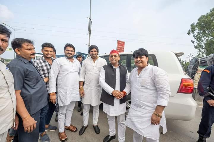 आ गया सच फोटो का, भाजयुमो जिलाध्यक्ष राज नागर ने कहा कि हमारे मुलाकात एक शिष्टाचार मुलाकात, पूर्व सीएम अखिलेश ने खुद कहा एक फोटो ले लो, तुम देश का भविष्य हो _ पवन त्यागी