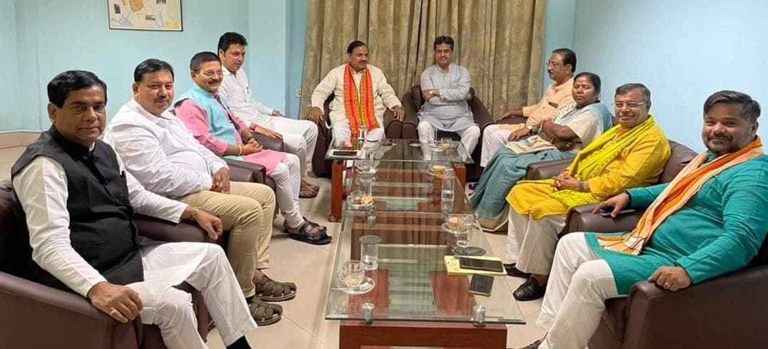 त्रिपुरा प्रभारी डॉ महेश शर्मा ने की 2023 विधानसभा चुनाव के लिए बैठक, मुख्यमंत्री सहित प्रदेश अध्यक्ष व प्रदेश संगठन महामंत्री मौजूद