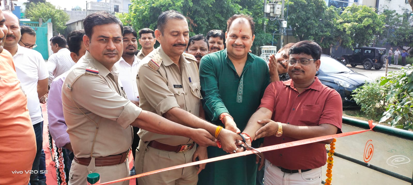 विश्वकर्मा दिवस के शुभ अवसर पर इंडस्ट्रियल एंटरप्रेन्योर्स एसोसिएशन ग्रेटर नॉएडा के सदस्य जे के इंडस्ट्रीज के बाहर आम जनता को शुद्ध पेय जल उपलब्ध करवाने हेतु प्याऊ का शुभारम्भ किया गया