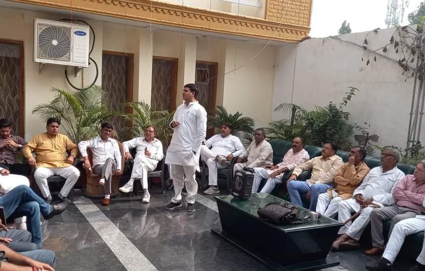 BREAKING NEWS: भाजपा नेताओं पर जानलेवा हमला प्रकरण, मुख्यमंत्री को दिया ज्ञापन, हमलावरों की गिरफ्तारी न होने से ब्राह्मण समाज में आक्रोश