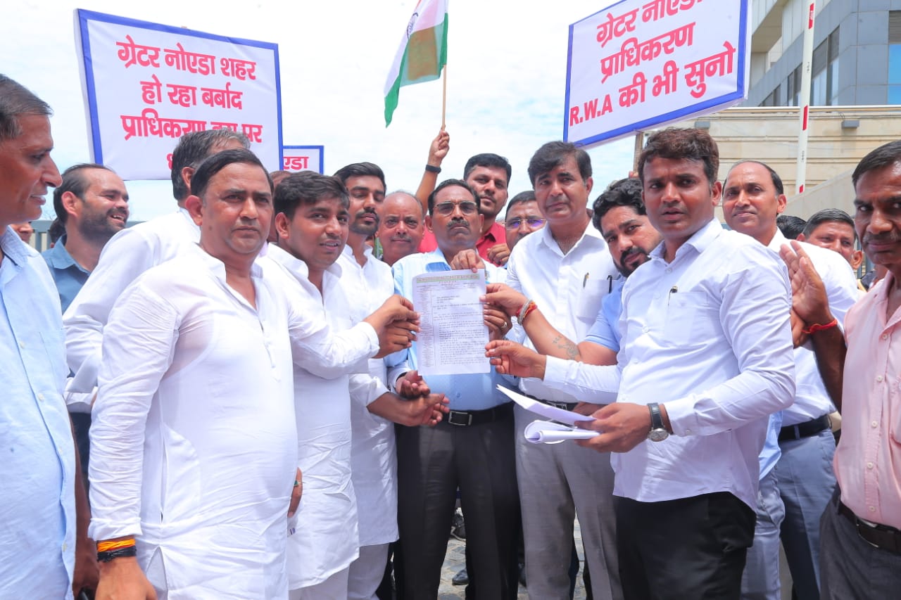 ग्रेटर नॉएडा के समस्याओं को लेकर फ़ेडरेशन ओफ़ RWA ग्रेटर नॉएडा का उग्र प्रदर्शन