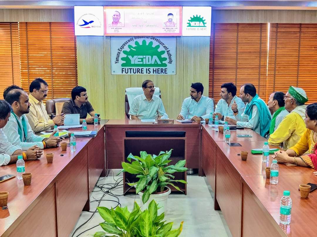 Yamuna Authority News: यमुना प्राधिकरण में किसान मज़दूर संघर्ष मोर्चा की समीक्षा बैठक में महत्वपूर्ण मुद्दों पर चर्चा