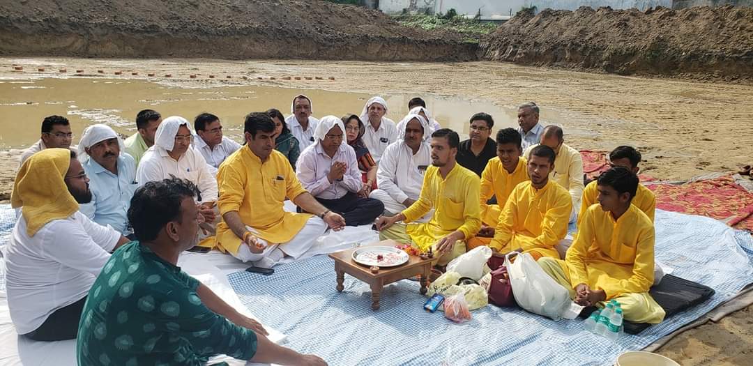 Meerut News: 7 करोड़ 10 लाख की लागत से बनने वाले संयुक्त शिक्षा निदेशक कार्यालय भवन का शिलान्यास, MLC श्री श्रीचंद शर्मा ने किया शिलान्यास