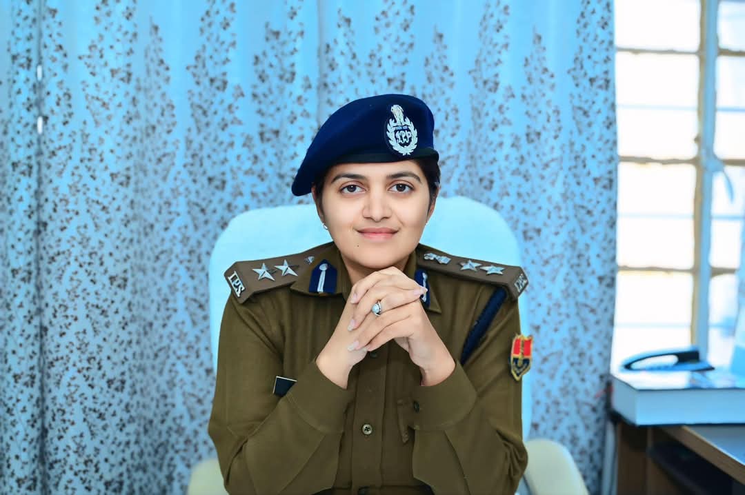 IPS Pooja Awana News : SP से SSP बनीं पूजा अवाना, गौतमबुद्ध नगर की बहू को मिली नई उपलब्धि, बधाइयों का तांता, यूपी के गौतमबुद्ध नगर के जाने-माने नेता और MLC नरेंद्र भाटी की है पुत्रवधू,  ससुराल और समाज में खुशी का माहौल