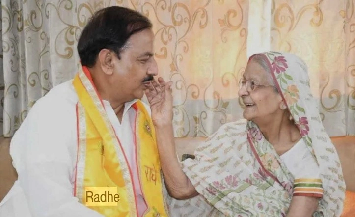 Breaking News : सांसद डॉ. महेश शर्मा की पूजनीय माताजी स्व. श्रीमती ललिता देवी का निधन, आज सेक्टर-94 में होगा अंतिम संस्कार