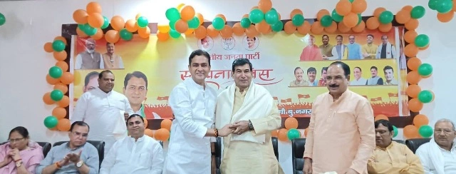 BJP Organization News : “2 सांसद से 303 तक का सफर!, तिलपता गोलचक्कर पर BJP का 47वां स्थापना दिवस बना समर्पण, संघर्ष और शक्ति का भव्य उत्सव”, “ध्वजारोहण के साथ गूंजा राष्ट्र प्रथम का संकल्प”, “जनसंघ से विश्व की सबसे बड़ी पार्टी तक—संघर्ष और तपस्या की गाथा” - MLC श्री श्रीचंद शर्मा