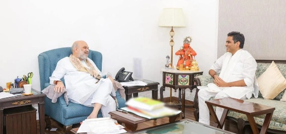Big News : दिल्ली में हुई खास मुलाकात! नोएडा विधायक पंकज सिंह ने गृहमंत्री अमित शाह से लिया मार्गदर्शन, बोले—‘राष्ट्र सेवा की राह में आपका अनुभव हमारी सबसे बड़ी पूंजी’, नोएडा के विकास और जनसेवा के मुद्दों पर भी हुई चर्चा