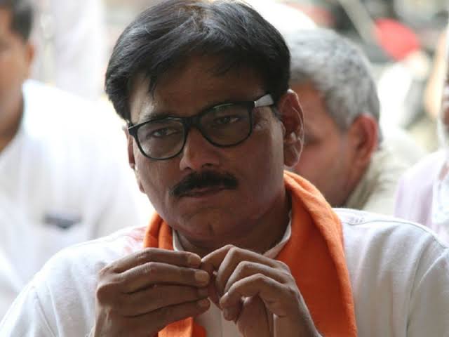 जेवर विधायक धीरेंद्र सिंह की पलटी जुबान, जिलाअधिकारी के साथ बैठक में किसानों को बताया गुंडा, किया अपनी पार्टी(भाजपा) का नुकसान