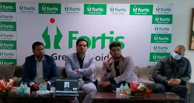 World Cancer News : युवाओं में भी तेजी से बढ़ रहा कैंसर का खतरा, दुर्लभ कैंसर से जूझ रहे दो युवाओं का फोर्टिस ग्रेटर नोएडा में सफल इलाज, विश्व कैंसर दिवस पर विशेषज्ञों ने शीघ्र जांच और समय पर इलाज पर दिया जोर