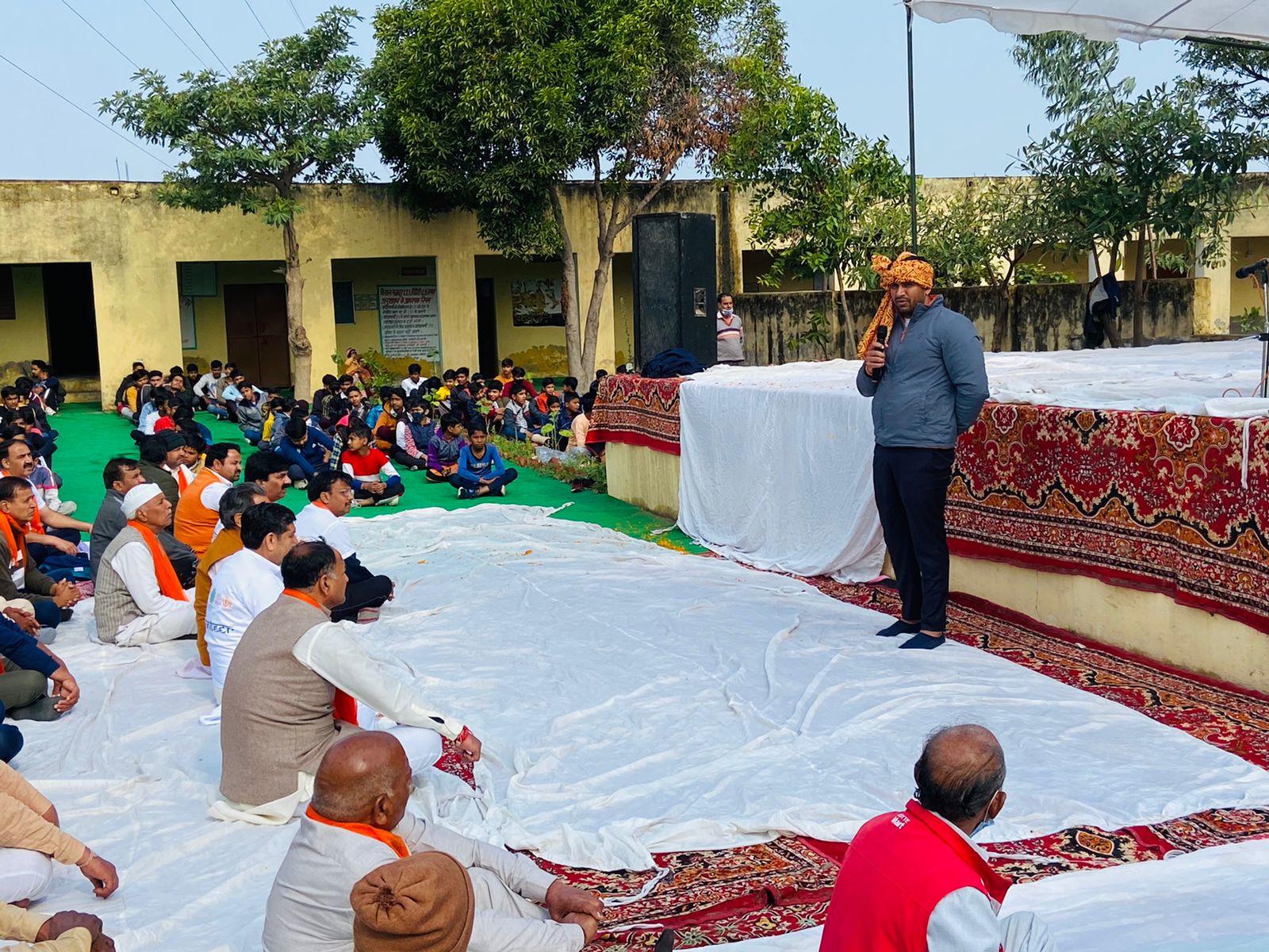 किसान मज़दूर इंटर कॉलेज, रिठौरी के प्रांगण में  सूर्य नमस्कार व योग कार्यक्रम का आयोजन