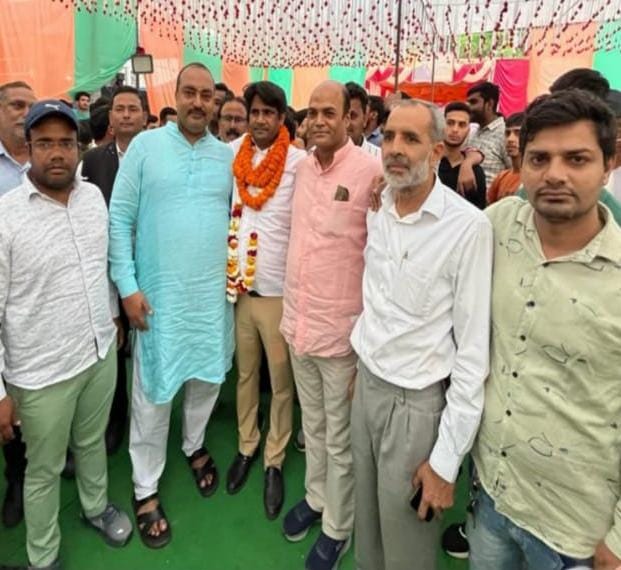 रोहतास नागर 11वीं बार बने एडवोकेट एवं डीड राइटर बार एसोसिएशन सब रजिस्टार ग्रेटर नोएडा के अध्यक्ष, अधिवक्ताओं एवं दस्तावेज लेखकों का किया आभार व्यक्त, इस चुनाव में सोनू वर्मा सांसद प्रतिनिधि ने निभाई अपनी भूमिका