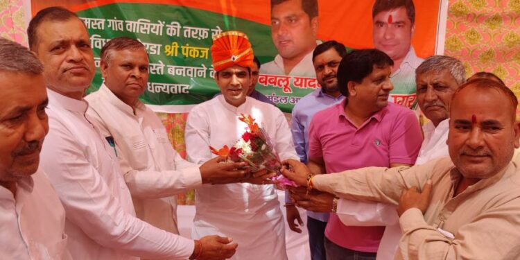 विधायक पंकज सिंह ने कनावनी में विकास कार्यों का किया शिलान्यास