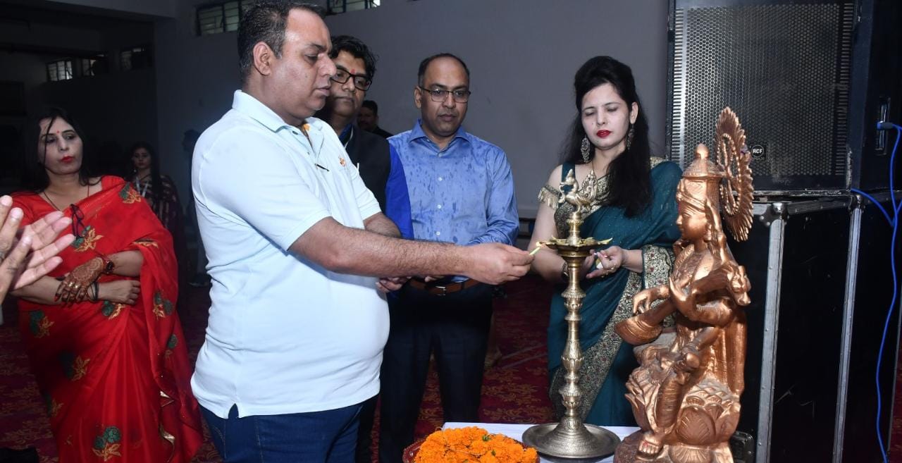 एच.आई.एम.टी. ग्रुप आफ इंस्टीट्यूशन्स, नालेज पार्क-1, ग्रेटर नोएडा में दिनांक 23-03-2023 दिन शुक्रवार को SPRIESTA.2023 के तीसरे व अंतिम दिन का शुभारम्भ