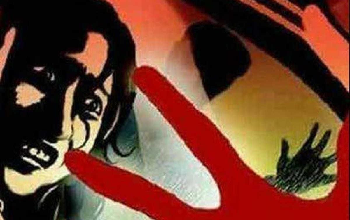 Noida News: मंदिर के पुजारी की गंदी हरकत, सोशल मीडिया पर शेयर की महिला की गंदी वीडियो