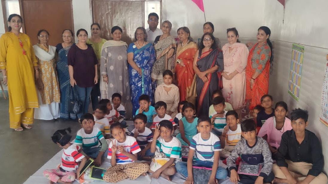 आर. डब्लू.ए सेक्टर पी 3 और इनर व्हील क्लब ग्रीन ग्रेटर नोएडा के संयुक्त तत्वावधान में सामुदायिक भवन में प्रारंभ हुई 
