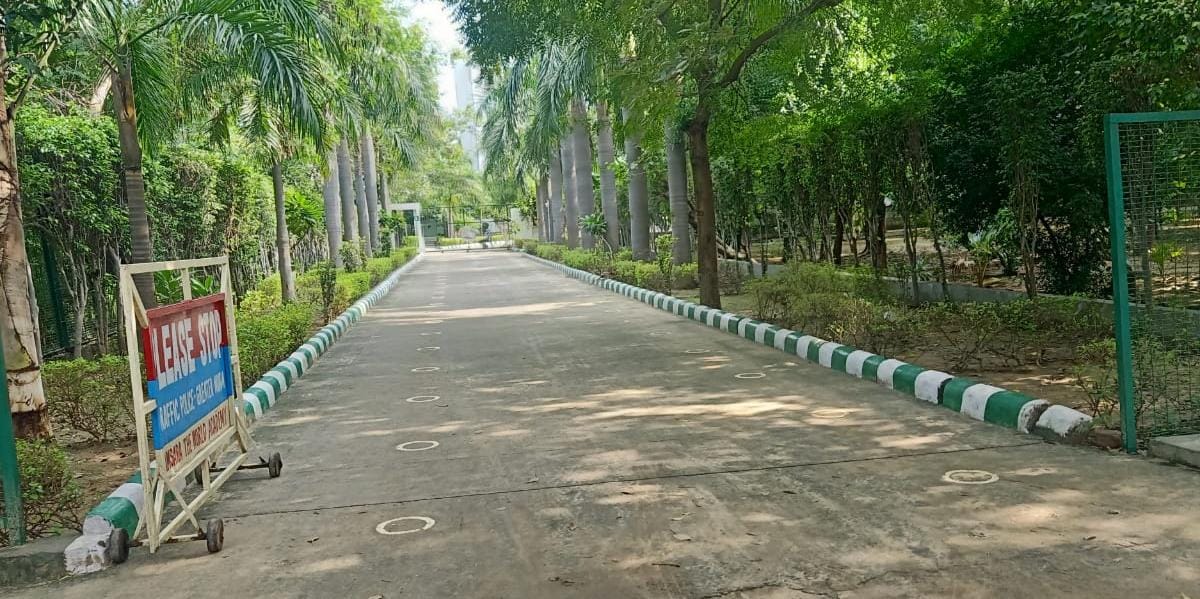 समसारा स्कूल ने ग्रीन बेल्ट पर किया अवैध कब्जा
