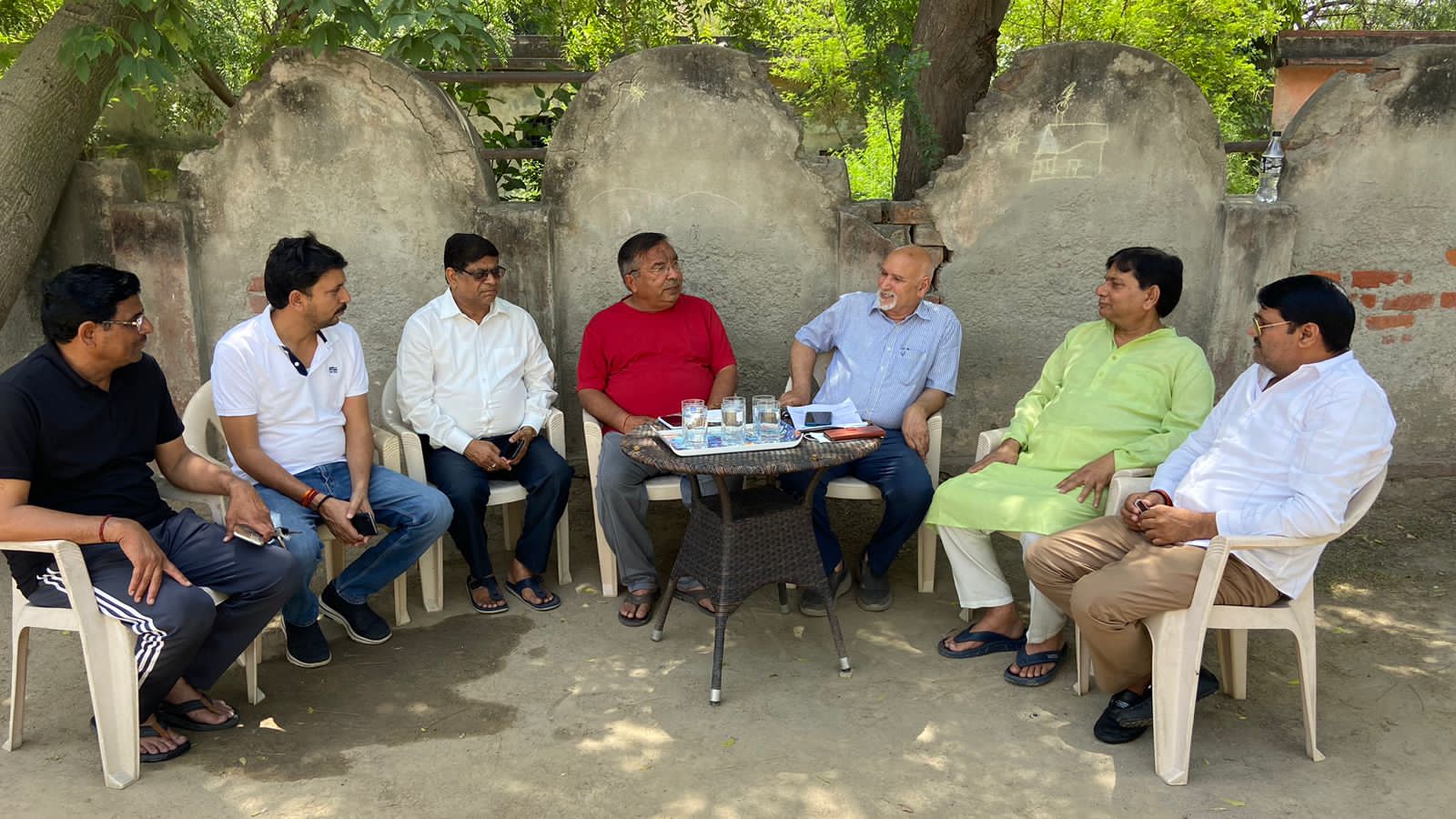 सीईओ व एसीईओ, वरिष्ठ प्रबंधक वर्क सर्किल 5 ग्रेटर नोएडा प्राधिकरण सेक्टर डेल्टा 3 में अत्याधिक जंगल है