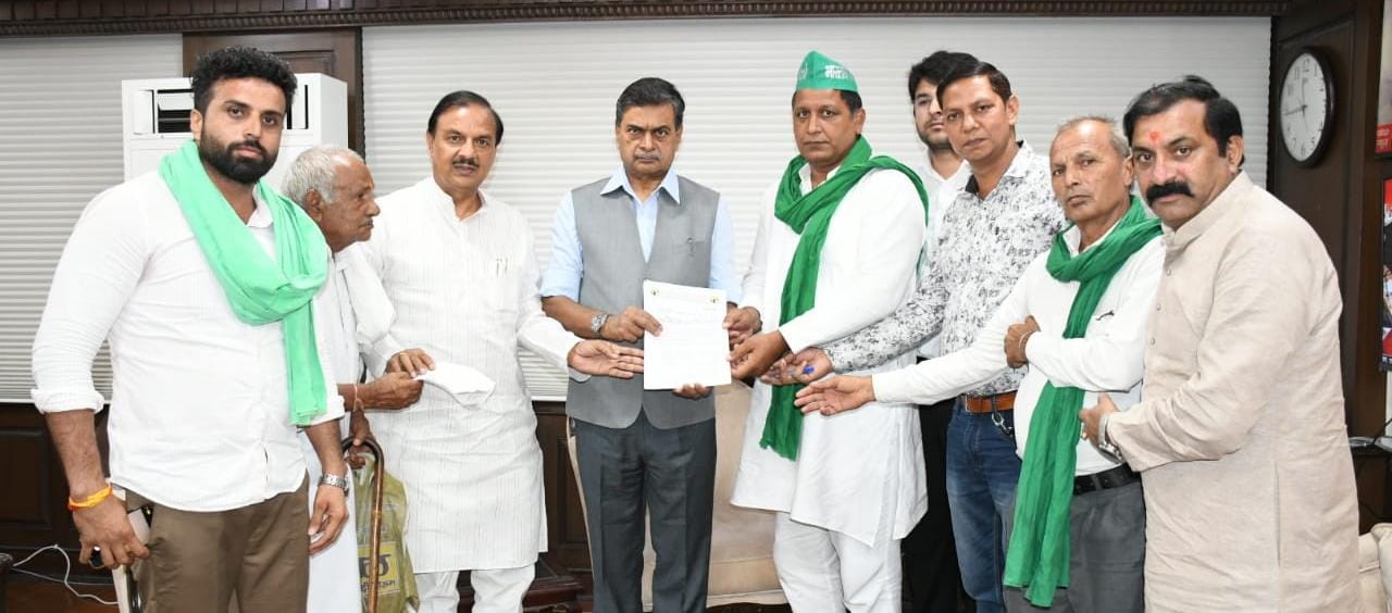दादरी एनटीपीसी: किसानों को लेकर दिल्ली पहुंचे सांसद डॉ. महेश शर्मा, ऊर्जा मंत्री के सामने रखीं समस्याएं