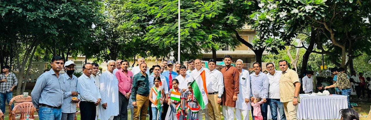 15 अगस्त स्वतंत्रता दिवस के शुभ अवसर पर RWA सेक्टर पी 3 द्वारा  ध्वजारोहण स्थल पर ध्वजारोहण किया गया