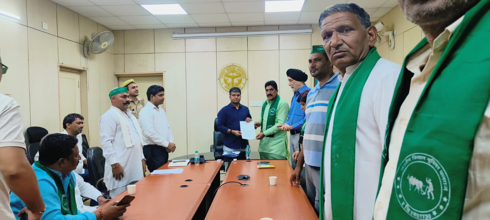नोएडा-सैक्टर 142 शहदरा गांव में ग्रुप 108 भूटानी बिल्डर और प्राधिकरण के विरोध में भारतीय किसान यूनियन (बलराज) के नेतृत्व मै किसानों का अनिश्चितकालीन धरना 79 वें दिन चलता रहा